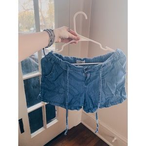 DENIM DRAWSTRING SHORTS// SIZE S